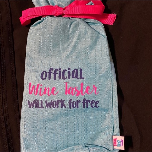 2 Pack Fun Fabric Wine Gift Bags Set of 3 Fabric Wine Bags see fun detai… - Picture 2 of 3